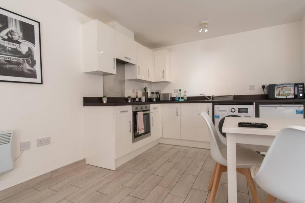 Studio ✧ High Street - Bournemouth Apartment Екстериор снимка